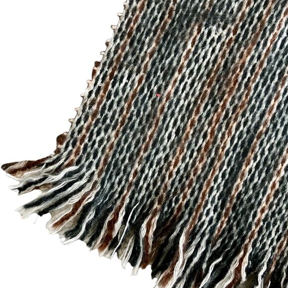 Woven fringed fuzzy throw shawl soft cream brown large rectangular wrap - Picture 5 of 8